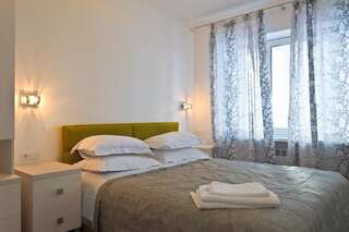 Апарт-отели Partner Guest House Киев Стильные апартаменты с 1 спальней и панорамным видом-1