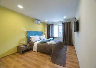 Апарт-отели Partner Guest House Киев Апартаменты с 1 комнатой, кухней и балконом-4