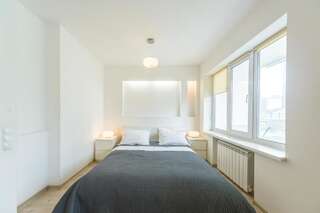 Апарт-отели Partner Guest House Киев Апартаменты-студио «Желтые» с гидромассажной ванной-1