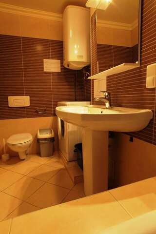 Апарт-отели Partner Guest House Киев Комфортабельные апартаменты с 1 спальней и кухней-8